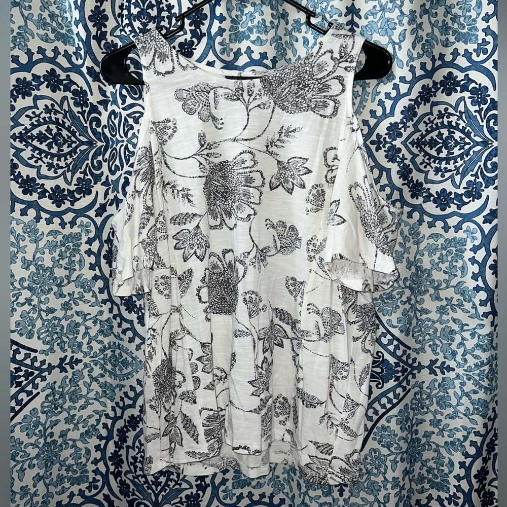 Banana Republic Size Medium Womens Cold Shoulder Blouse Top Excellent Condition